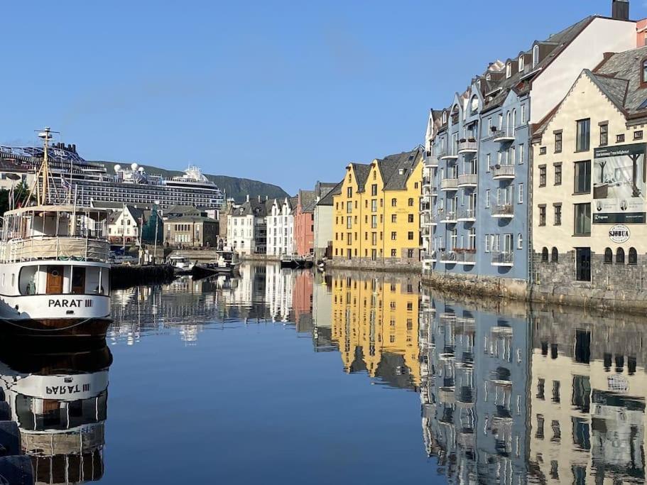 City Box Alesund, Inc Wifi Free Car And Mc Parking Exterior photo